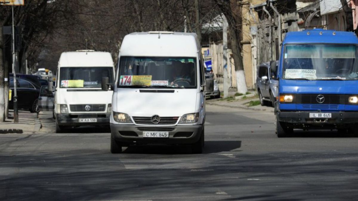 11 rute de microbuz din Capitală vor circula pe un itinerar modificat