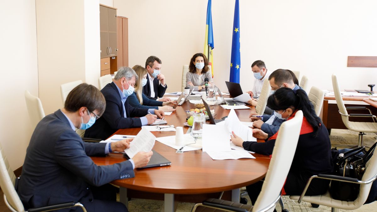 1.723 de deținuți urmează a fi amnistiați cu ocazia aniversării a trei decenii de independență. Fiecare va primi aproape 8.000 lei