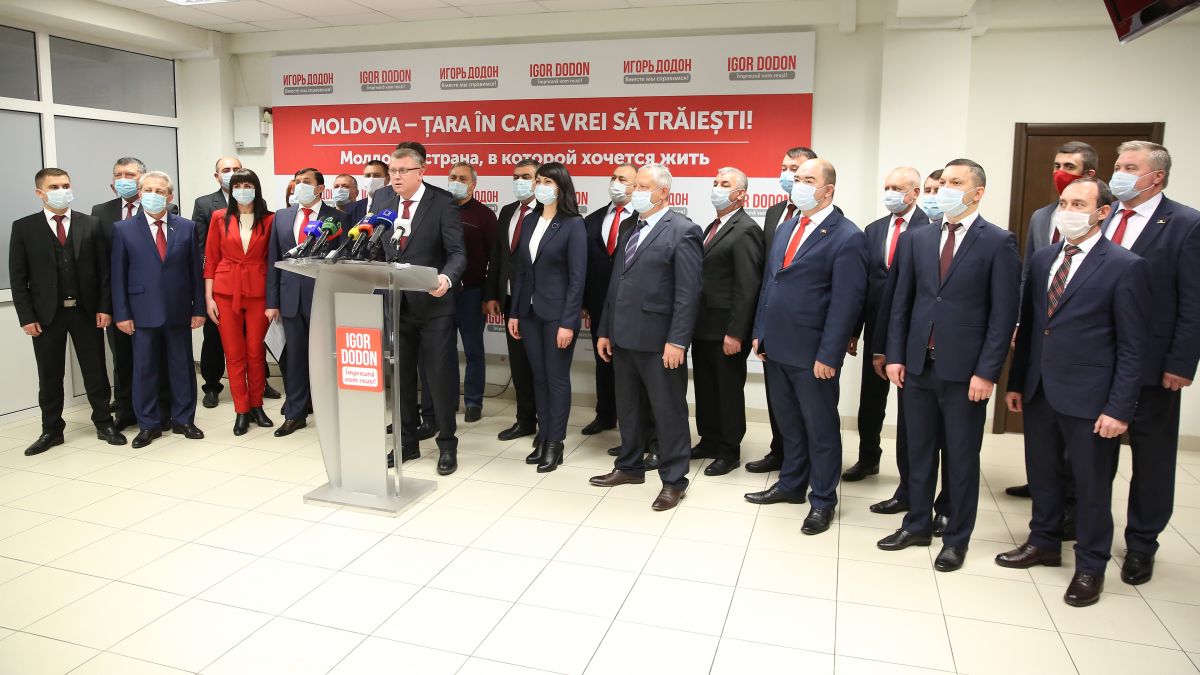22 de președinți de raioane afirmă că-l susțin pe Igor Dodon la alegeri. Maia Sandu: „Sunt presați. Li se spune că o să-și piardă locurile de muncă”