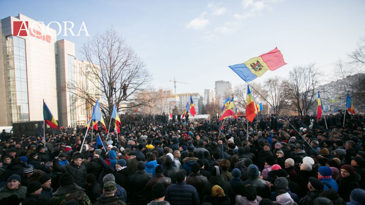 3,5 milioane de persoane, cu domiciliu stabil în Moldova