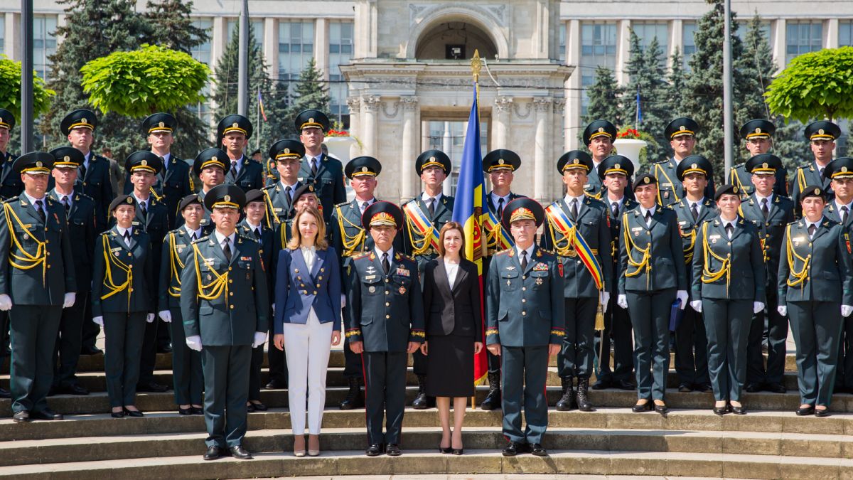 45 de studenți au absolvit Academia Militară a Forțelor Armate „Alexandru cel Bun” (LIVE)