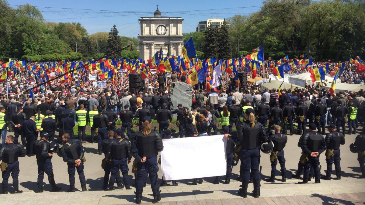 5500 de polițiști, dislocați pentru asigurarea ordinii de mini-vacanța de Ziua Independenței