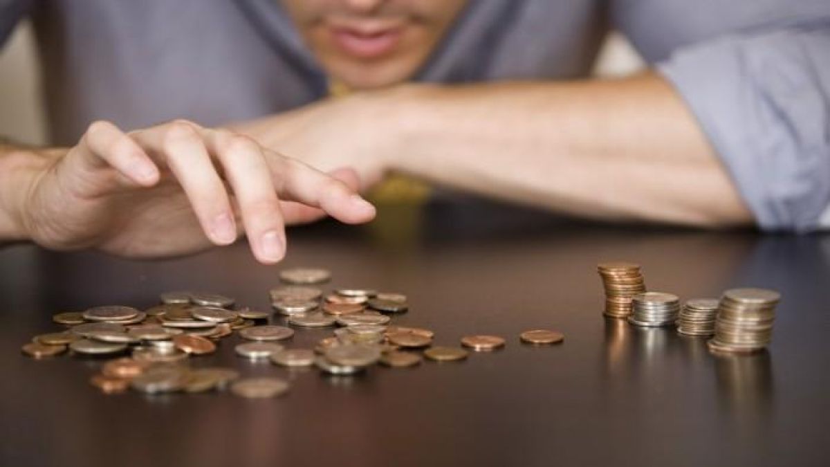 61% dintre moldoveni consideră că principala prioritate a acestora este îmbunătățirea bunăstării economice (SONDAJ)