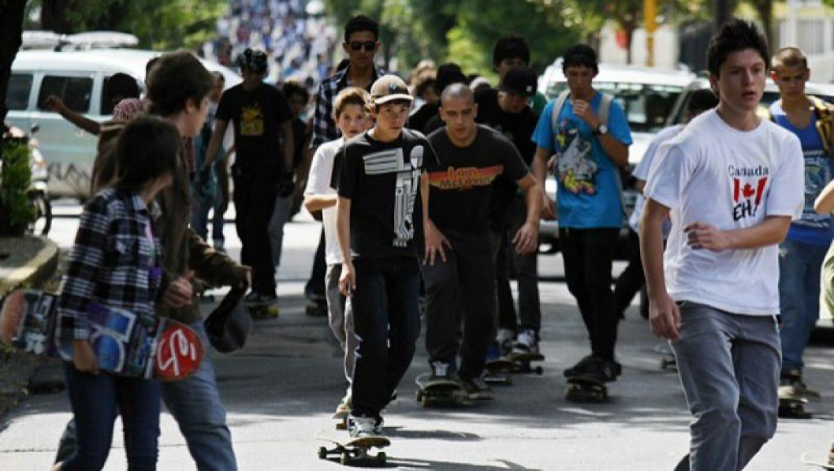 68% dintre moldoveni cred că tinerii nu au un viitor în R. Moldova