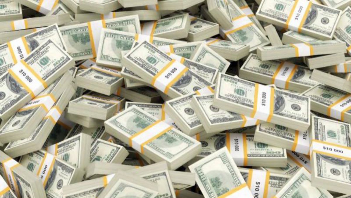 82% din averea generată în economia mondială s-a dus la cei mai bogați 1%