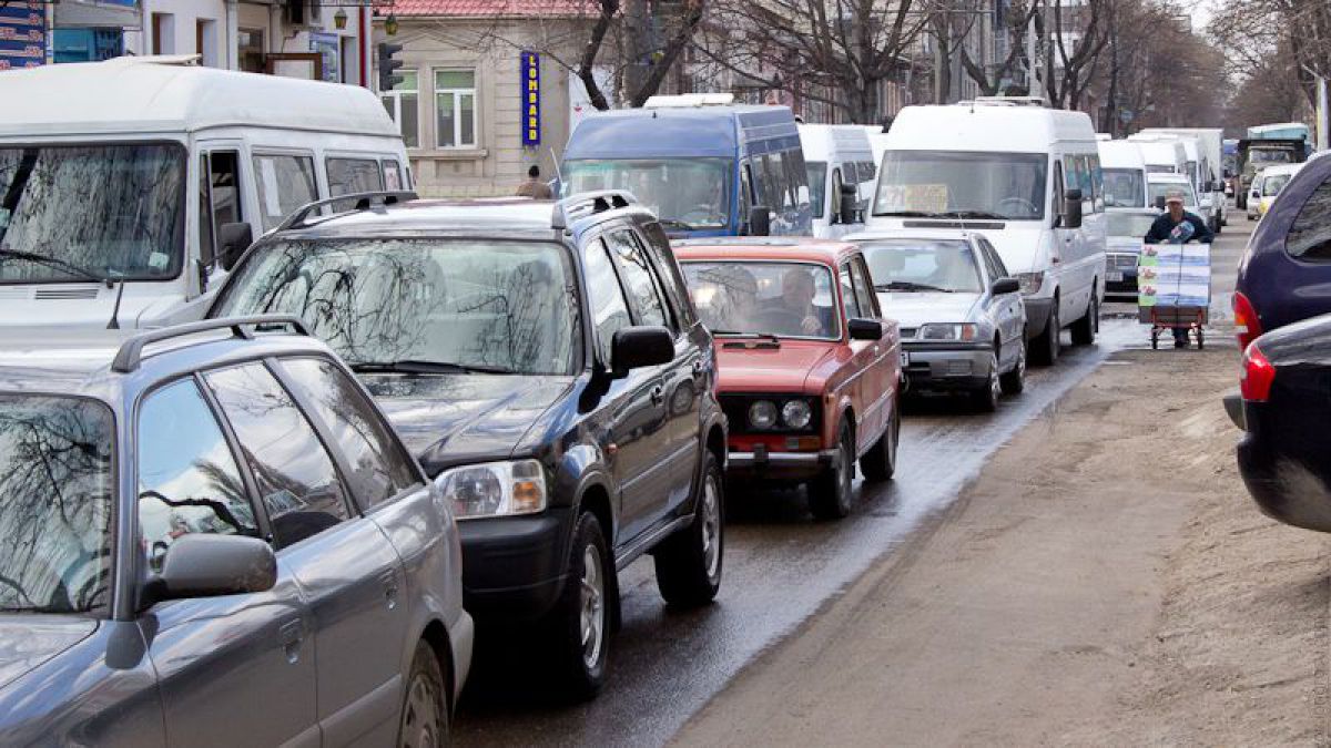 9 mai dă peste cap traficul matinal din Capitală. Circulația transportului va fi sistată pe mai multe străzi din centrul Chișinăului