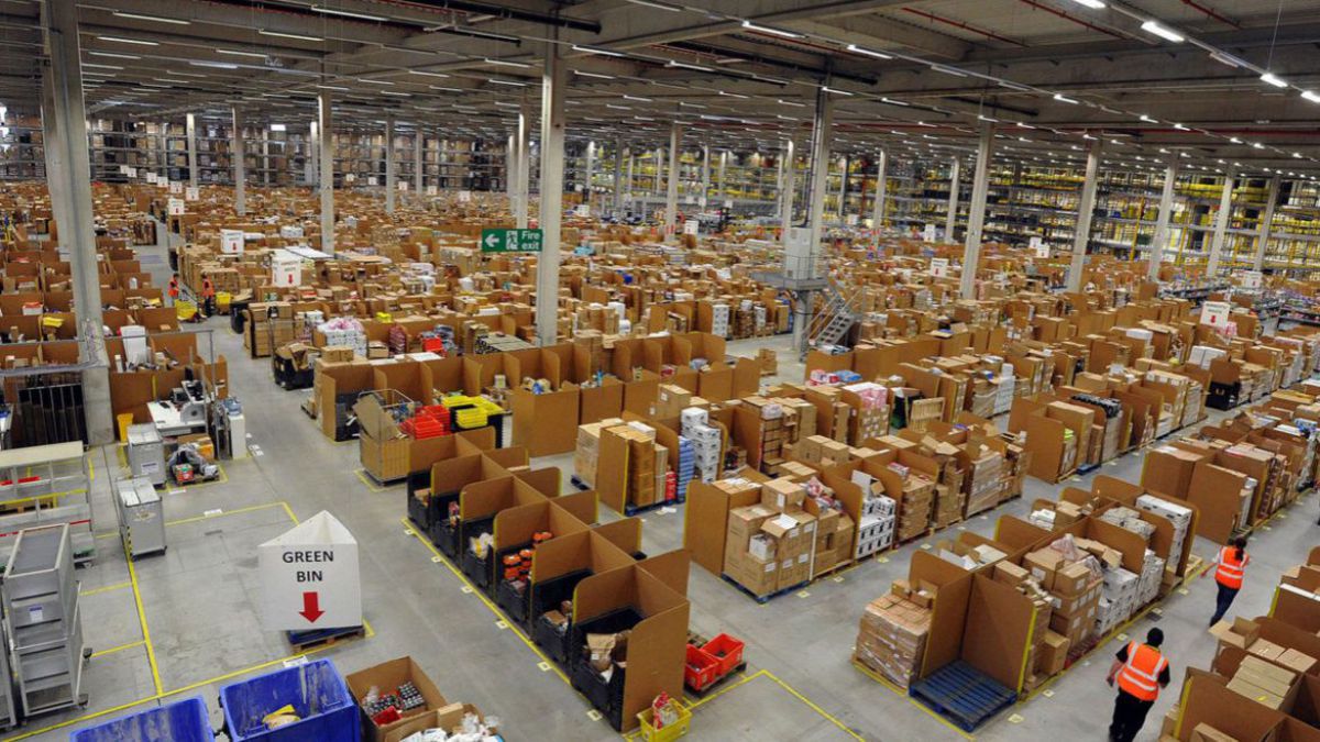 Amazon va folosi roboți ca să livreze colete în doar 30 de minute