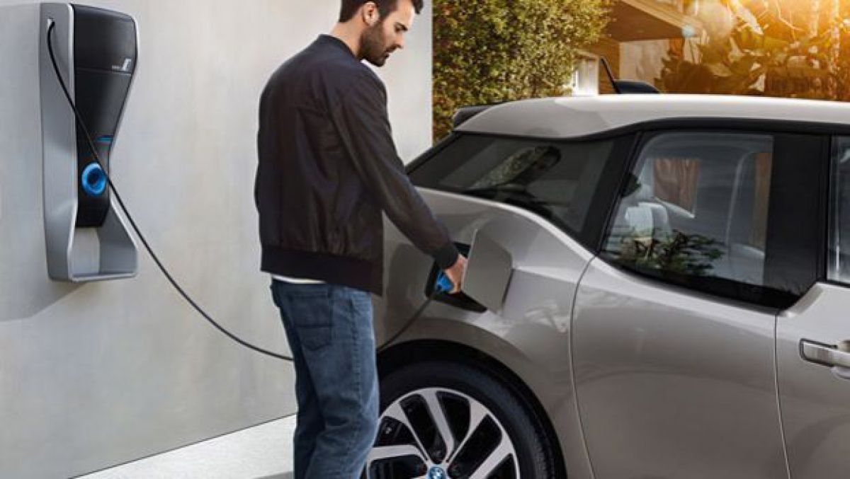 Automobilele electrice vor putea fi încărcate pe principalele trasee urbane din țară. Paisprezece stații de alimentare vor fi instalate