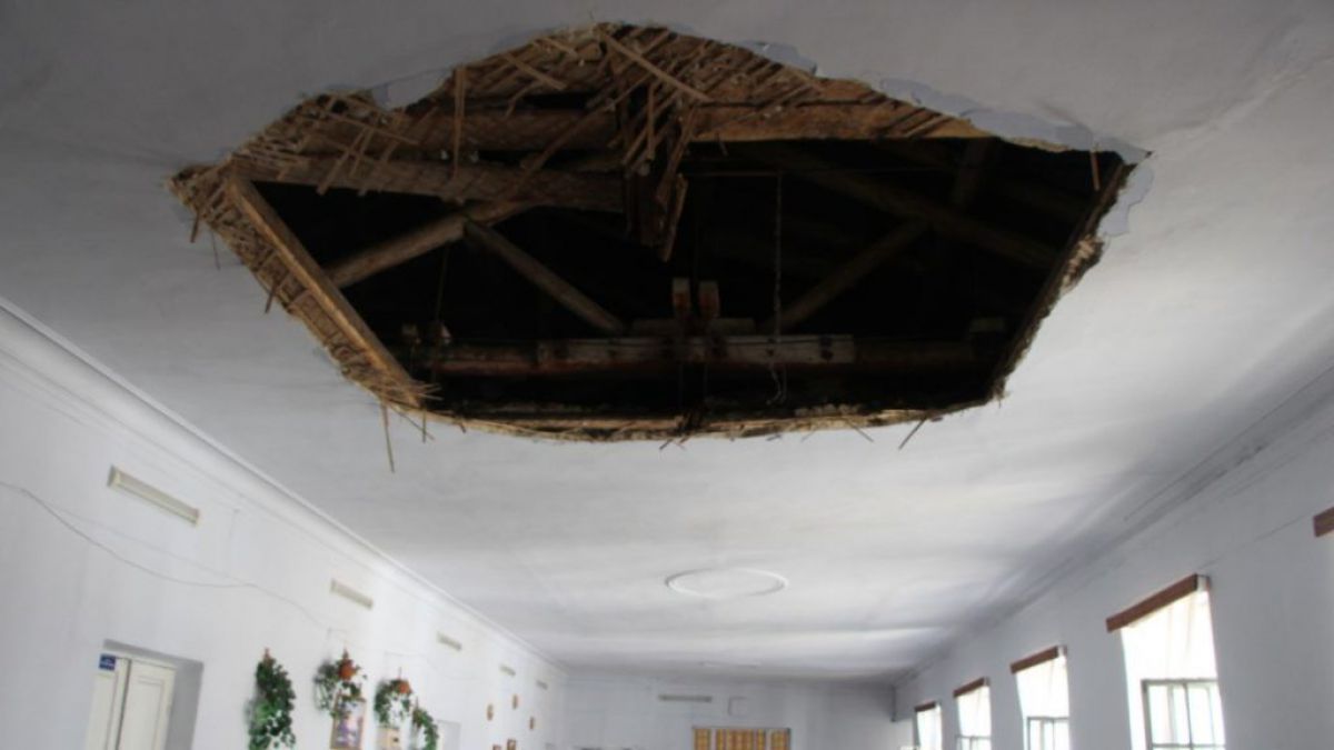 Bălți: După ce mai multe tavane s-au prăbușit, autoritățile au decis să verifice siguranța instituțiilor de învățământ 