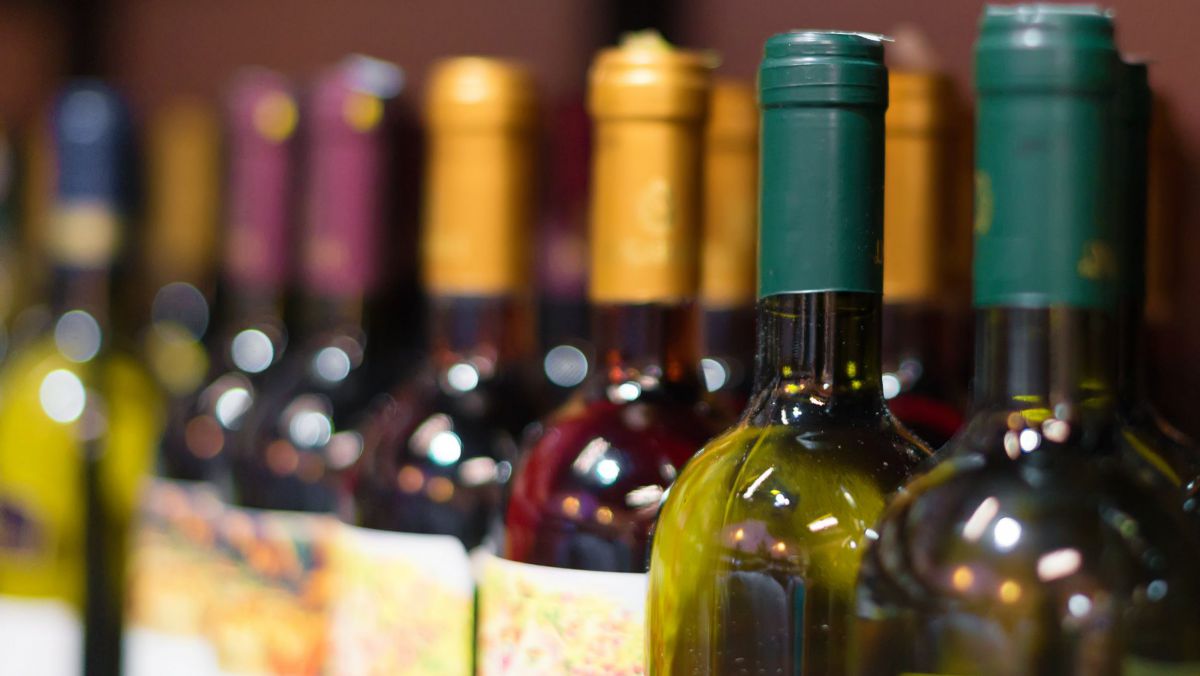 Băuturile alcoolice continuă să se vândă și după ora 22:00, contrar legii (VIDEO)