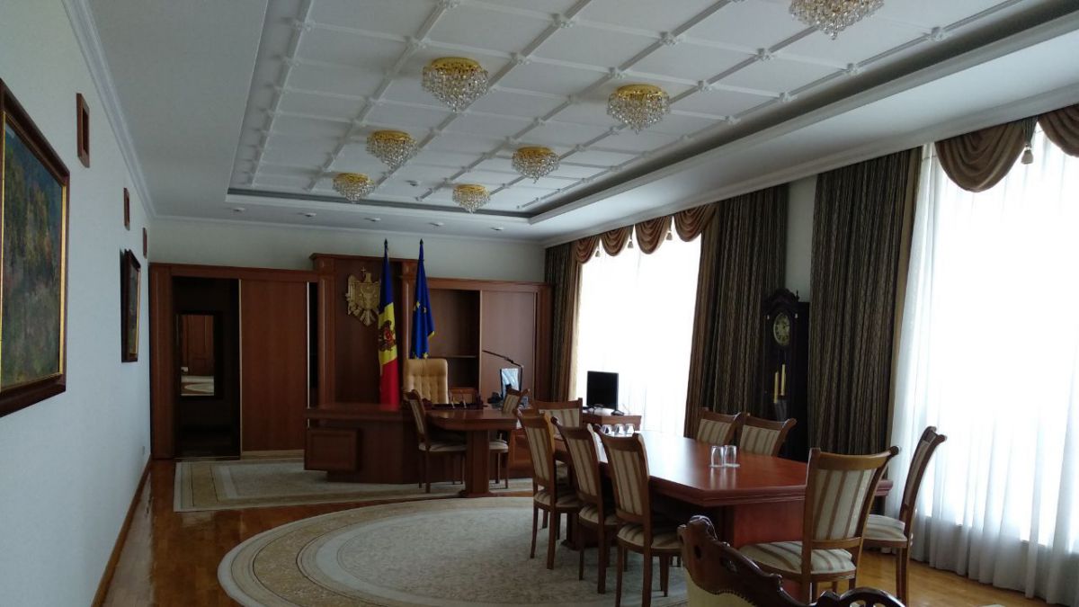 Birouri de lux, dar nu pentru toți. Guvernarea PD a cheltuit peste 51 milioane de lei pentru reparația Executivului