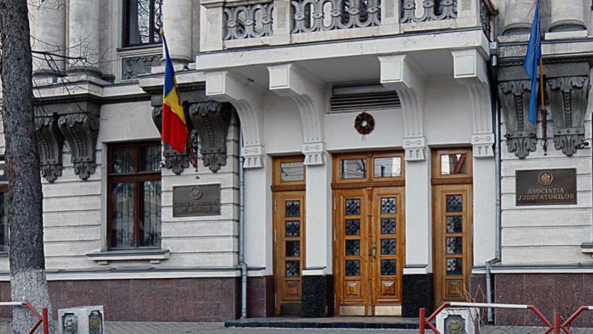 Candidații care vor să fie membri CSM din rândul profesorilor de drept titulari vor prezenta declarațiile de avere