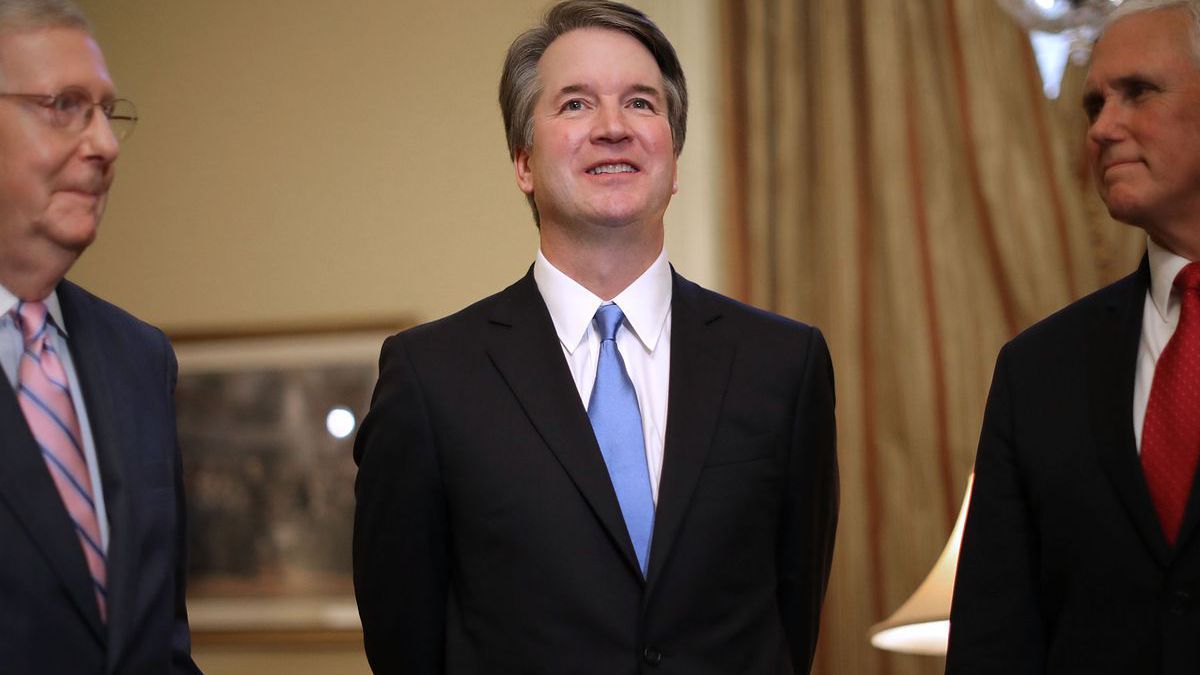 Brett Kavanaugh a fost confirmat la Curtea Supremă a Statelor Unite, la limita de voturi