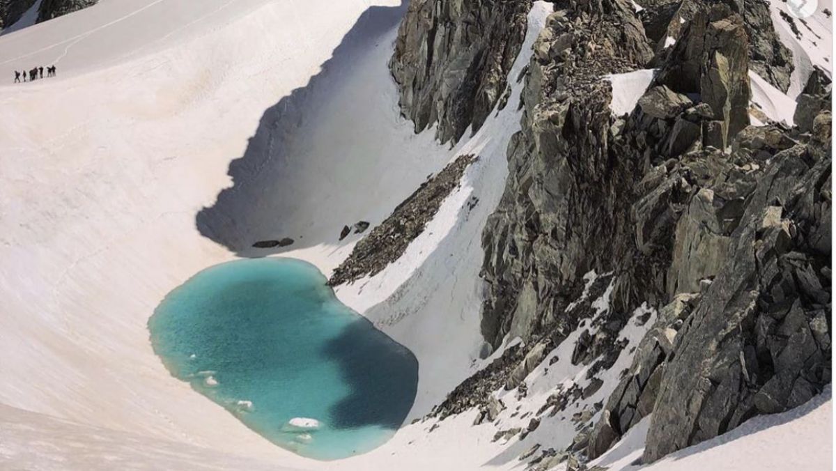 Căldura extremă topește zăpada din vârful munților Alpi. Un lac s-a format la peste 3000 de metri altitudine