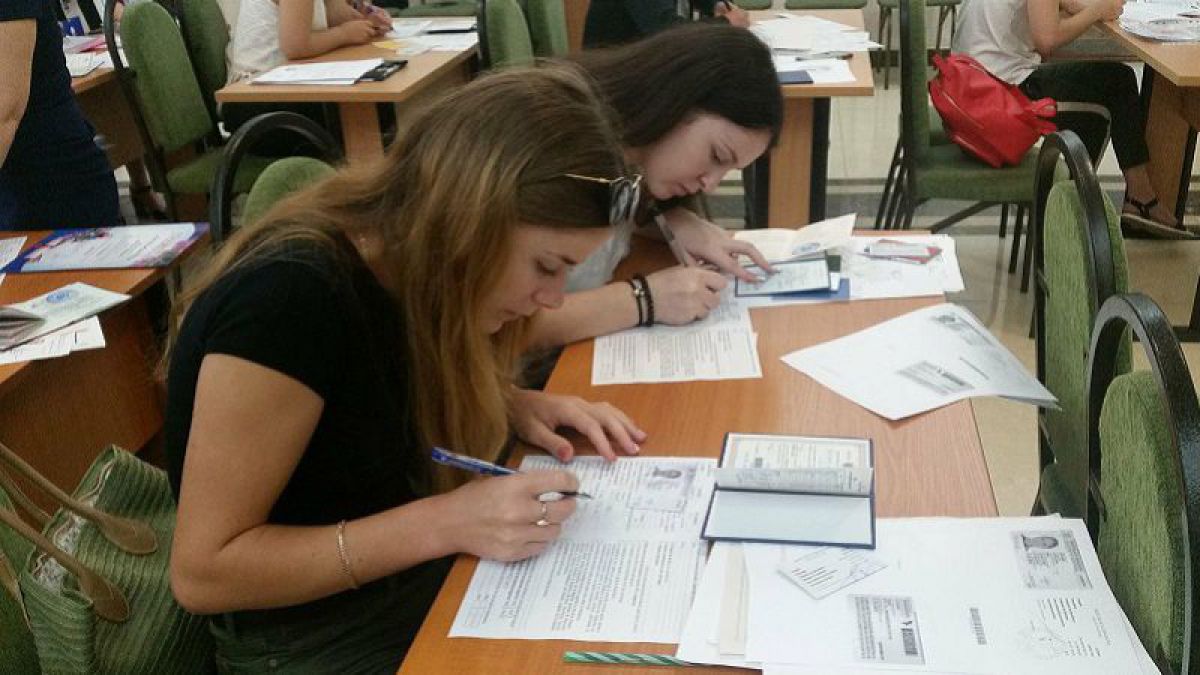 Certificatul medical nu se va mai cere la admitere: „Dreptul la studii nu depinde de starea de sănătate”