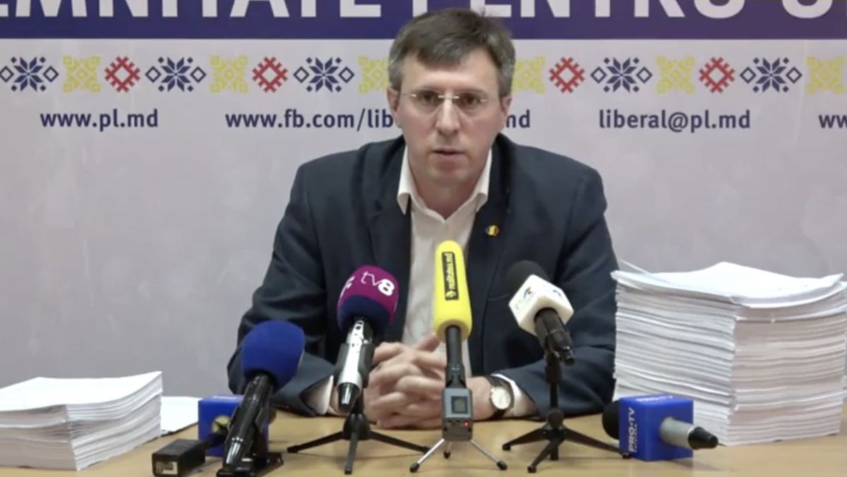Chirtoacă transmite partenerilor externi „dosarele” lui Plahotniuc și Năstase. Liberalul a enumerat proprietăți care i-ar aparține liderului PDM (VIDEO)