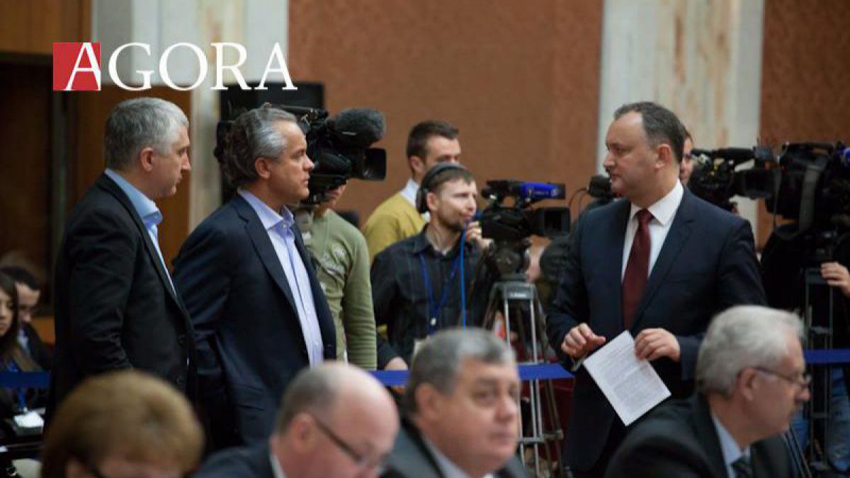 Cine dă mai mult, Dodon sau Plahotniuc? Fundațiile filantropice ale celor doi oferă donații după tragedia din sectorul Râșcani