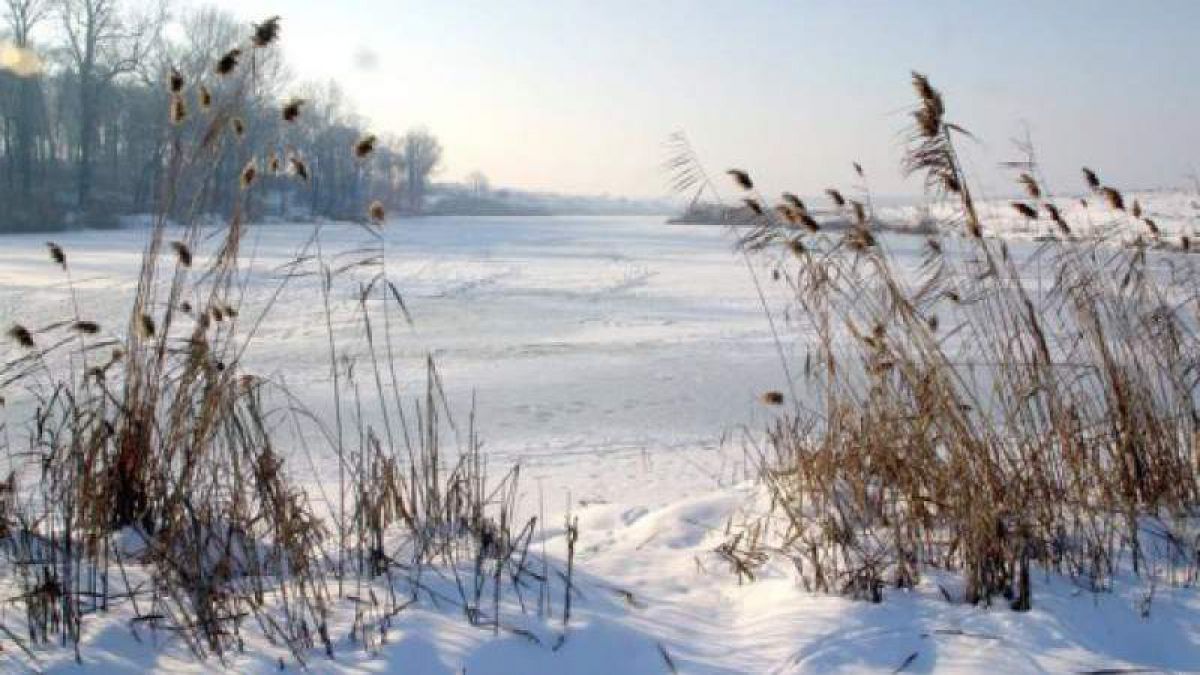 Cod galben! Hidrologii avertizează populația să nu calce pe gheața de pe bazinele acvatice