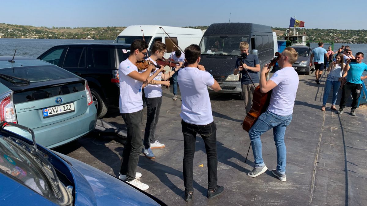 Concert de muzică clasică pe debarcader. Cum a fost lansat turneul Music Connecting People (FOTO)