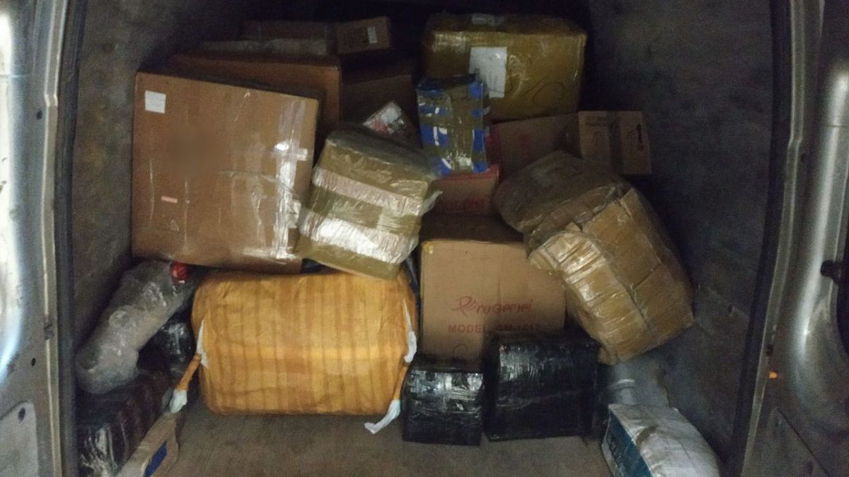 Contrabandă de milioane prin Transnistria. Patru bărbați, reținuți de oamenii legii (FOTO)