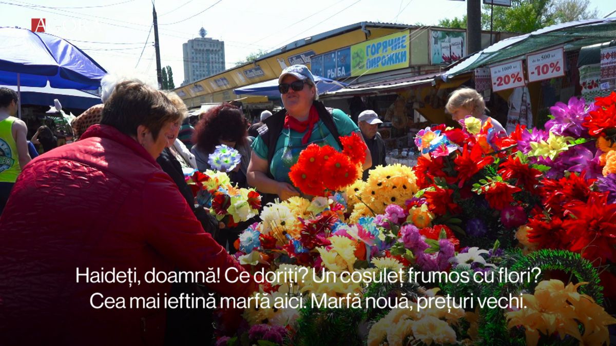 Cu pungile pline și buzunarele goale. Ce pomeni au pregătit moldovenii pentru Paștele Blajinilor și cât au scos din portofel pentru a respecta tradiția (VIDEO)