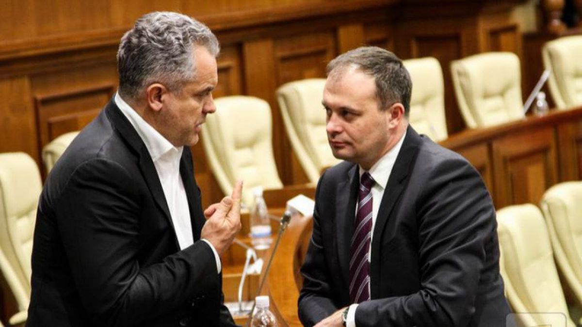 Cum a ajuns Plahotniuc să conducă țara și care au fost primele lui afaceri? Răspunsul lui Candu (VIDEO)