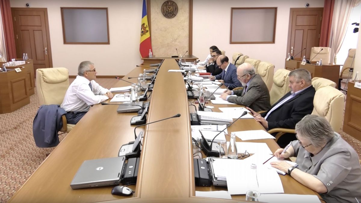 Cum s-au prezentat în fața comisiei guvernamentale cei patru candidați din care vor fi selectați doi judecători la CC (VIDEO)