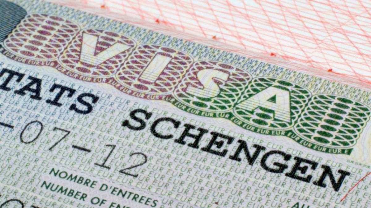 De cinci ori mai puțini moldoveni solicită viză Schengen, față de primul an al liberalizării regimului de vize (GRAFIC)
