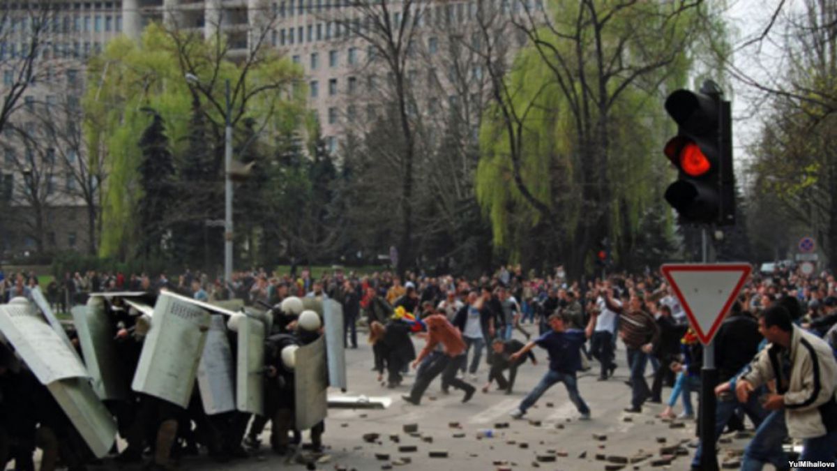 Două surori, impuse să facă așezări în pielea goală la poliție, în seara de 7 aprilie 2009, au primit dreptate la CtEDO