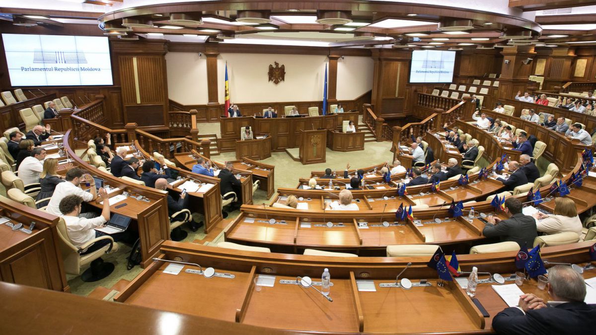 Două deputate cer eliminarea Partidului Șor. Solicitarea, înmânată Ministerului Justiției