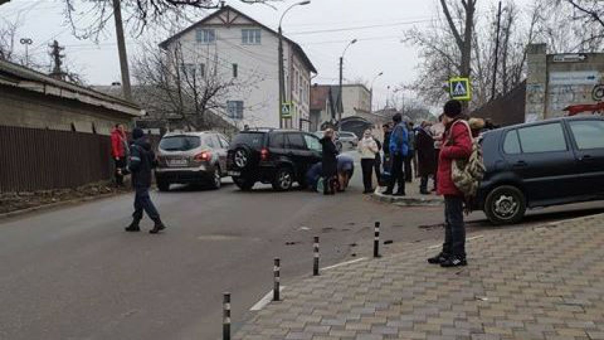 Durlești: Un copil de 7 ani a fost tamponat de un automobil în timp ce traversa strada