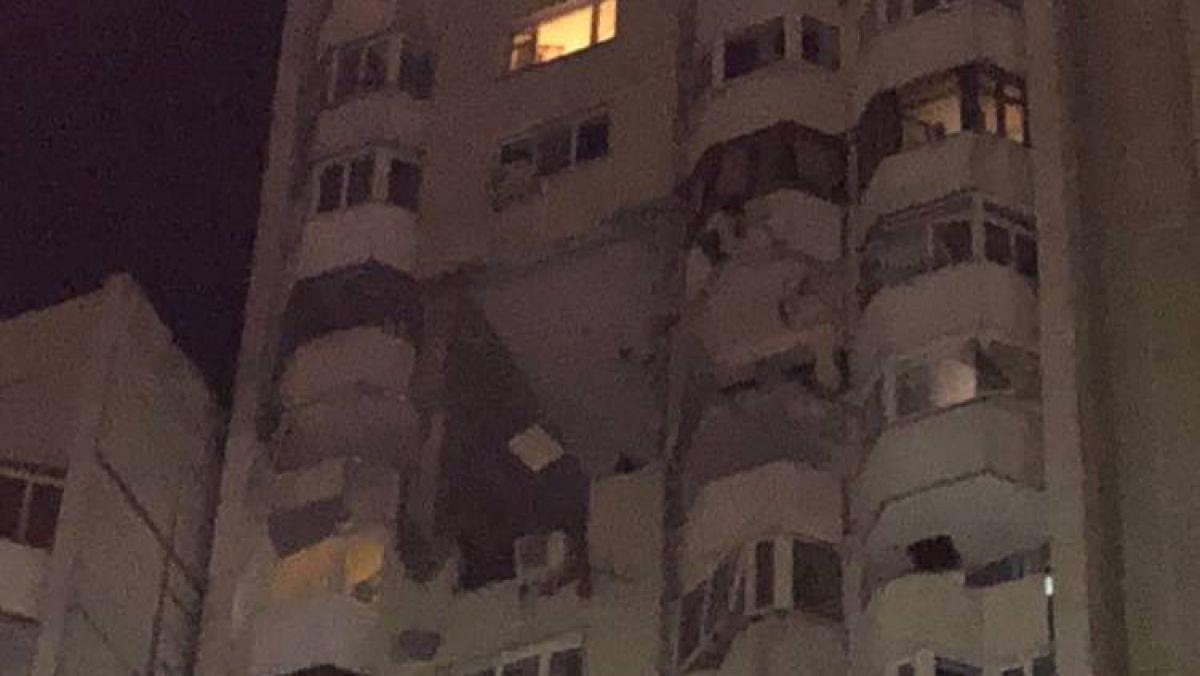 (UPDATE) FOTO, VIDEO. Explozie în sectorul Râșcani al Capitalei: Trei apartamente dintr-un bloc de locuit, distruse în totalitate. Sunt persoane blocate