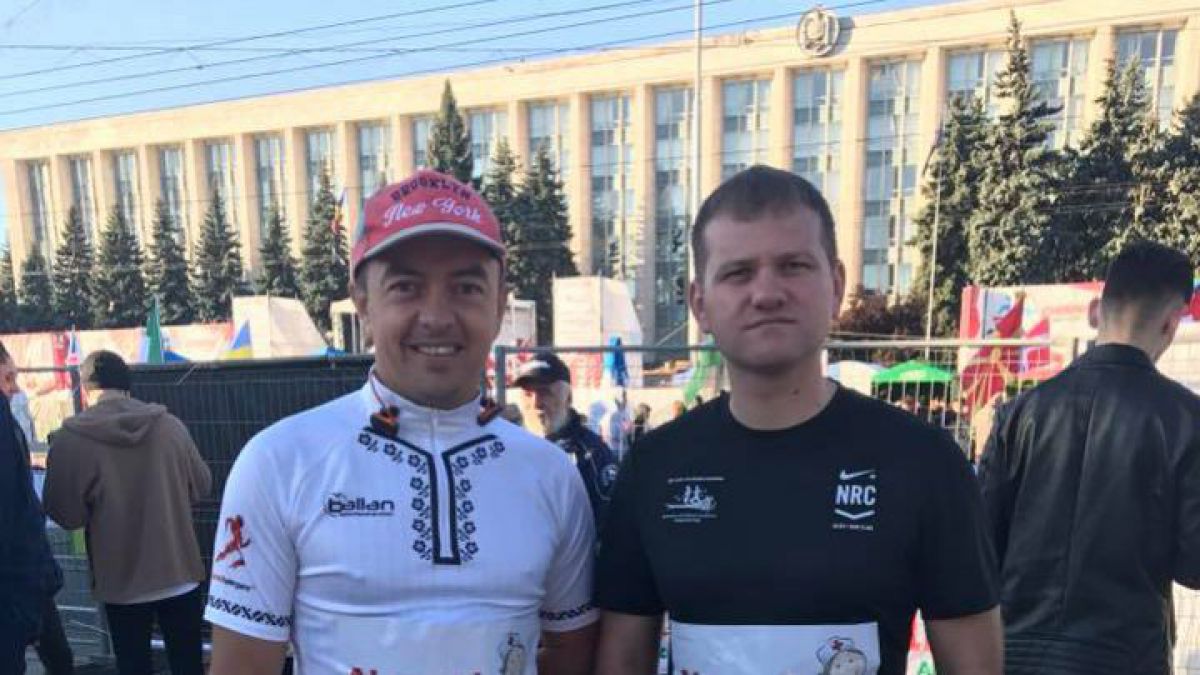 FOTO. Mesajul politic cu care s-a afișat liberalul Valeriu Munteanu la Maratonul Internațional Chișinău