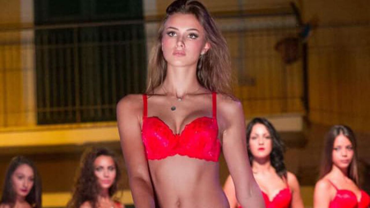 FOTO, VIDEO. O tânără originară din Republica Moldova a câștigat Miss Intimo 2018 în Italia