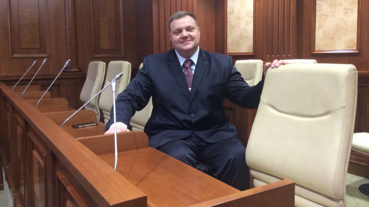Fost deputat comunist și ex-ministru numit de PDM, ales șef al fracțiunii PSRM în CMC