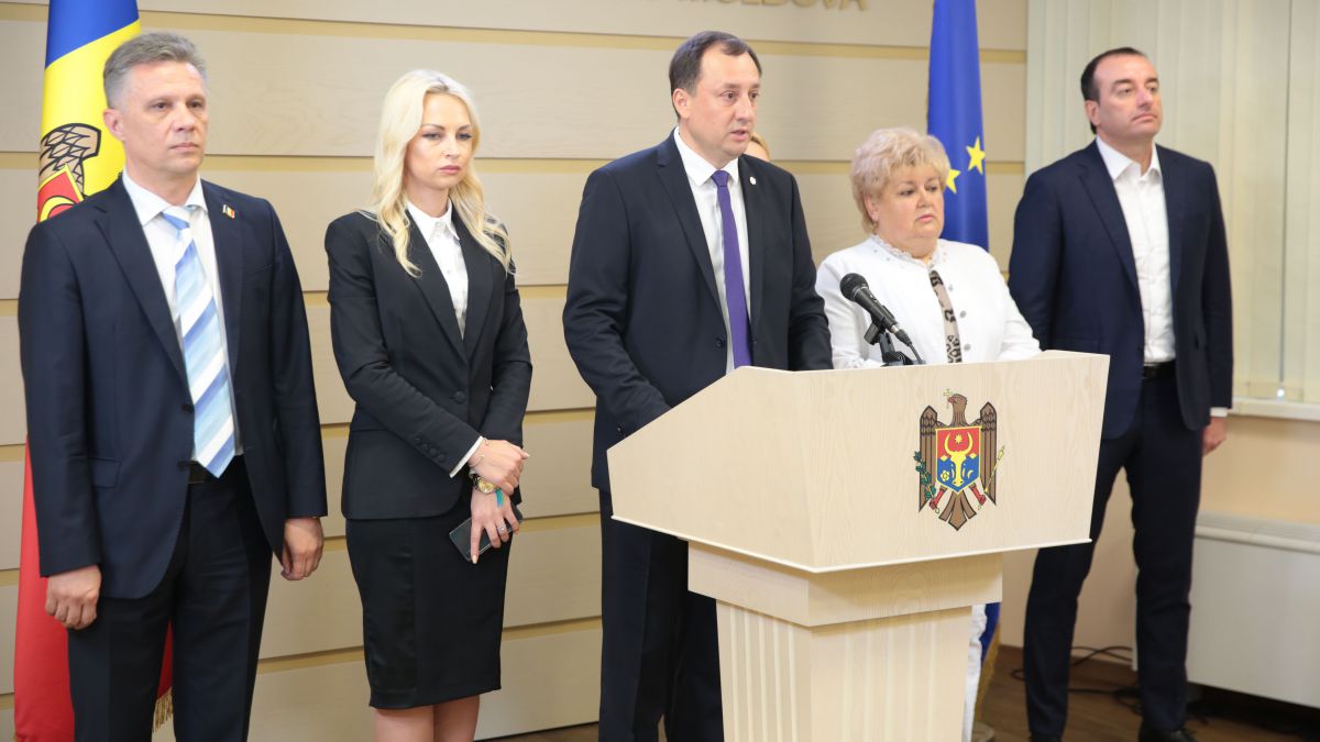 Fracțiunea Șor se plânge de abuzuri și critică coaliția PSRM-ACUM: „Suntem curioși ce vor spune partenerii externi” (VIDEO)