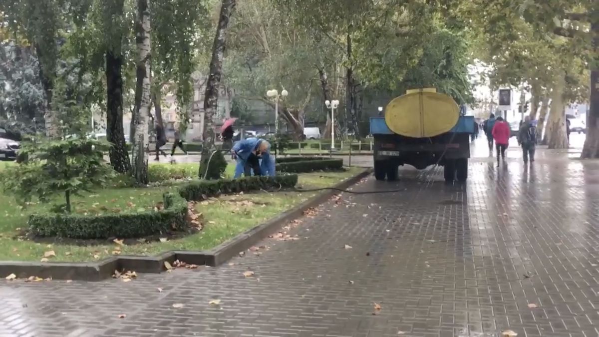 Gata cu tractoarele în parcul Ștefan cel Mare din Capitală: Primăria anunță că instalează sistem de irigare 