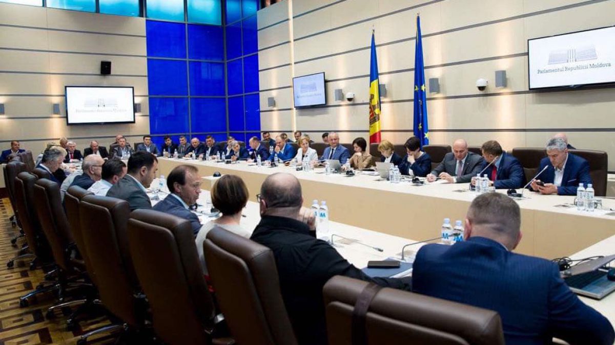Igor Dodon a avut o întâlnire cu preşedintele Parlamentului, Guvernul Sandu şi PSRM. Ce au discutat