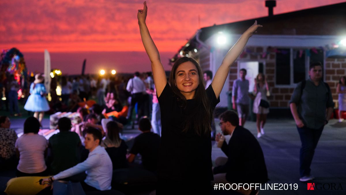 Imagini optimiste de la #ROOFOFFLINE2019 - un apus fermecător și oameni de milioane (Galerie FOTO)