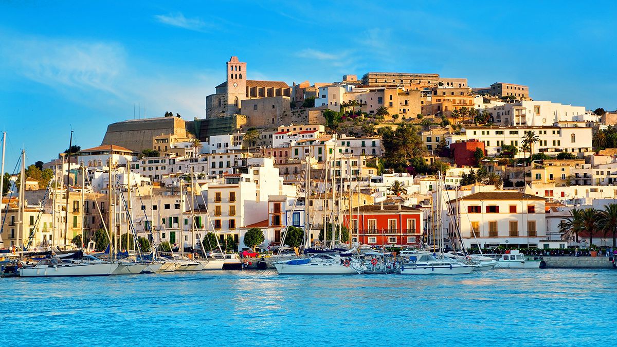 În Ibiza se achită 500 de euro pentru a locui pe balcon