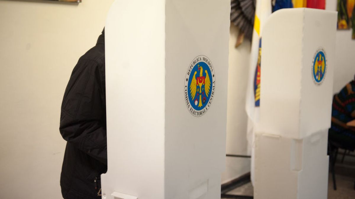 În procente mai puțini, dar numeric mai mulți: Cum a evoluat rata de participare a alegătorilor la parlamentare în cei 30 de ani de independență (INFOGRAFIC)