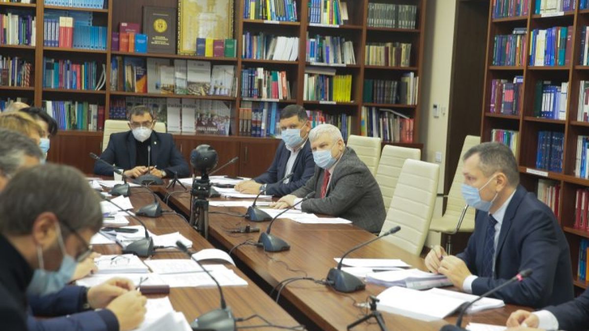 În timp ce Platforma Da, PAS, PDM și Pro Moldova au mai multe obiecții și cer retragerea examinării proiectelor, PSRM a avizat deja politica bugetar-fiscală pentru anul 2021