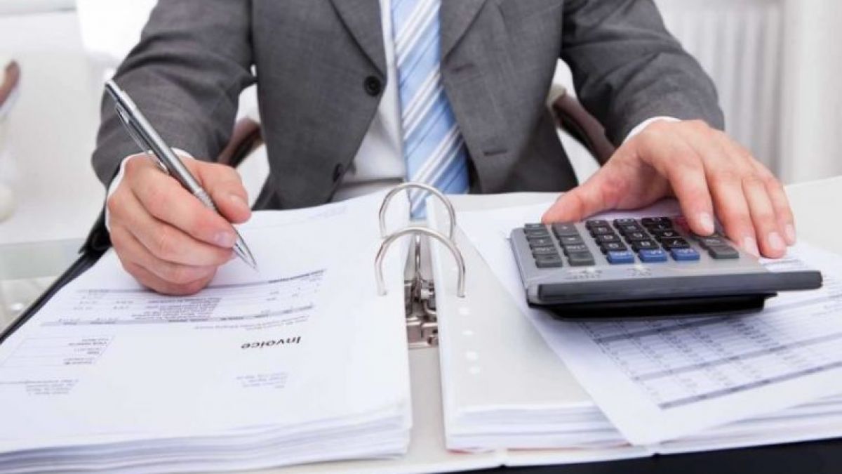 În ultimii zece ani, numărul birocraților pe cap de locuitor a crescut cu 20%. Ioniță: „Se înregistrează costuri inutile de două miliarde lei anual”