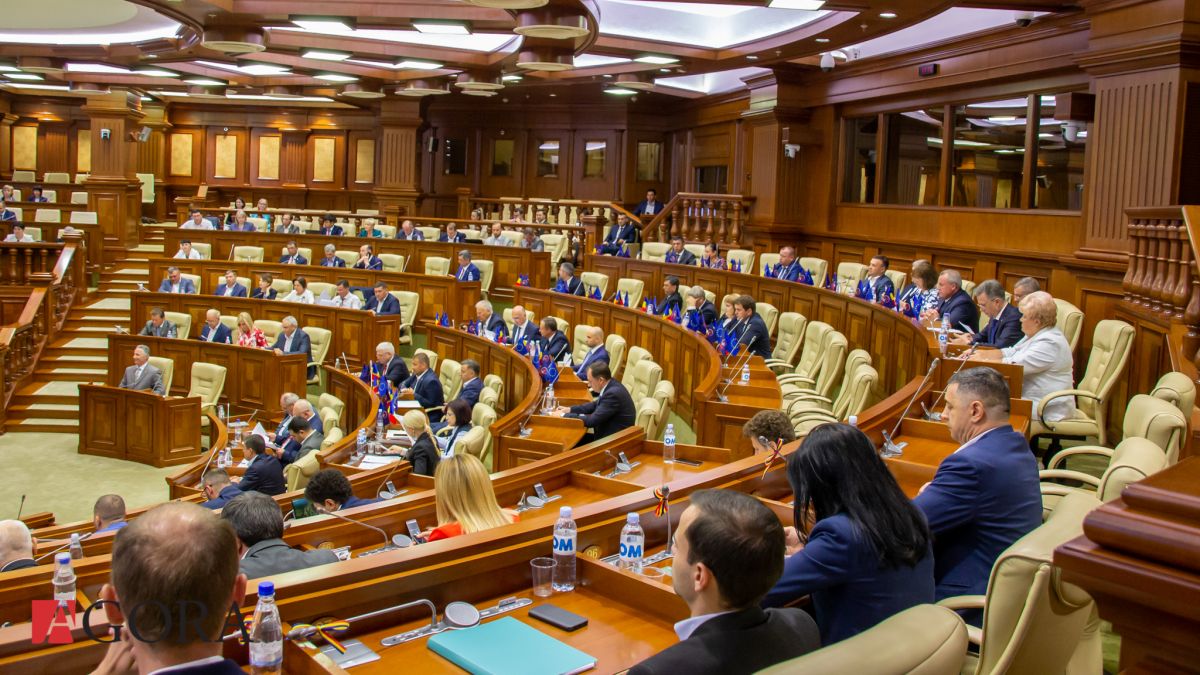 Încă doi angajați ai Parlamentului, infectați cu noul coronavirus