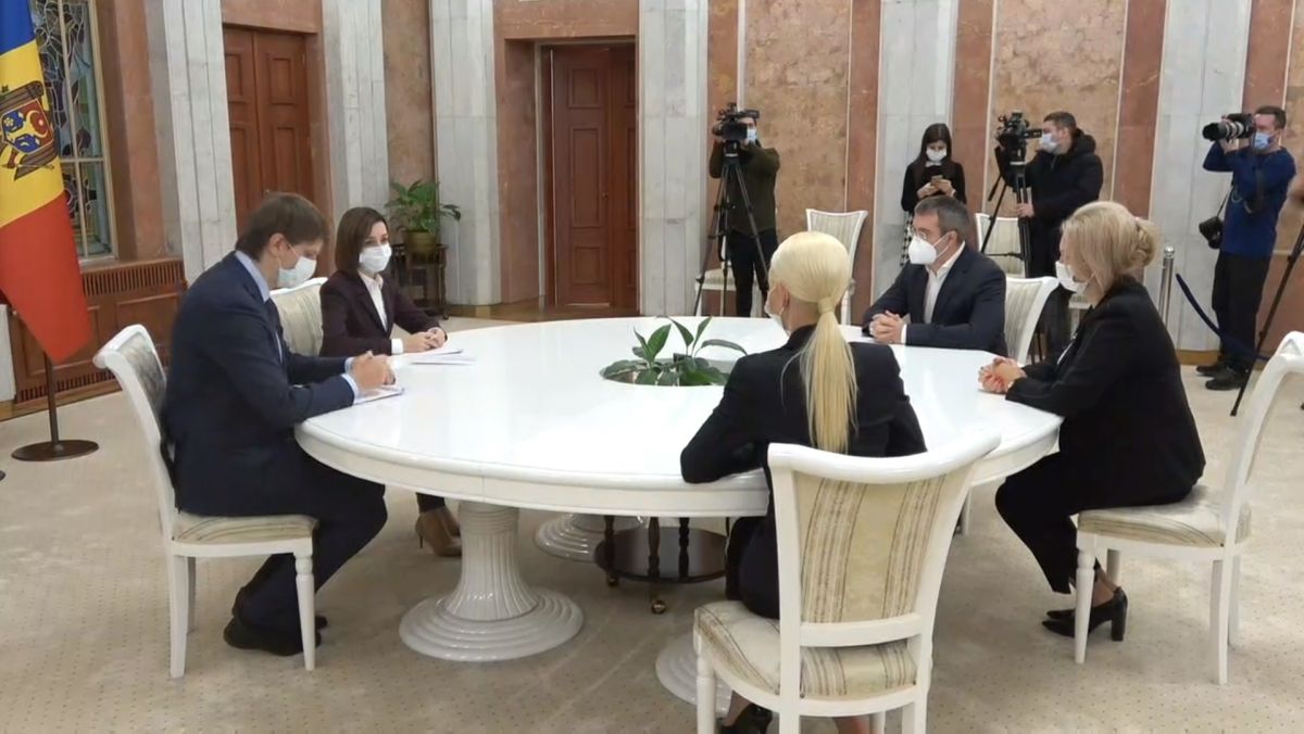 Încep consultările cu partidele parlamentare. UPDATE: Partidul Șor este gata de un scrutin parlamentar, însă după depășirea situației pandemice (LIVE)