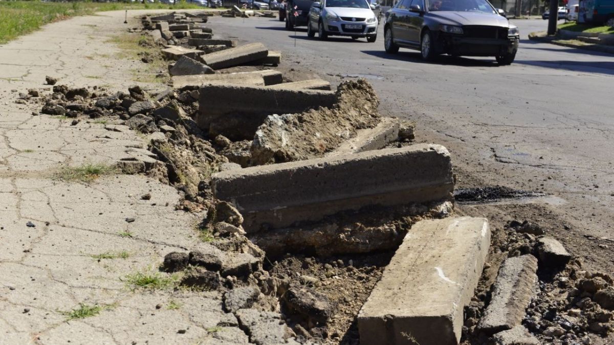 Începând cu ziua de vineri va fi suspendat traficul rutier pe o nouă porțiune de pe strada Albișoara