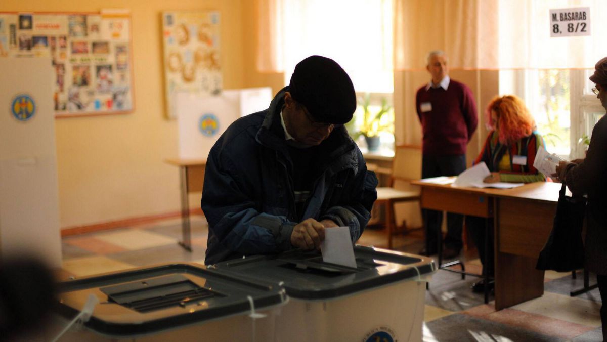 Începe procesul de creare a comisiei care va forma circumscripțiile uninominale. Cine va face parte din ea