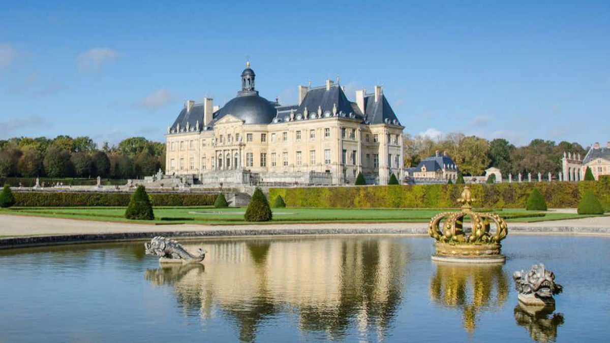 Jaf de 2 milioane de euro la un castel locuit din Franța. Istoria bizară a proprietății care a stârnit invidia regilor