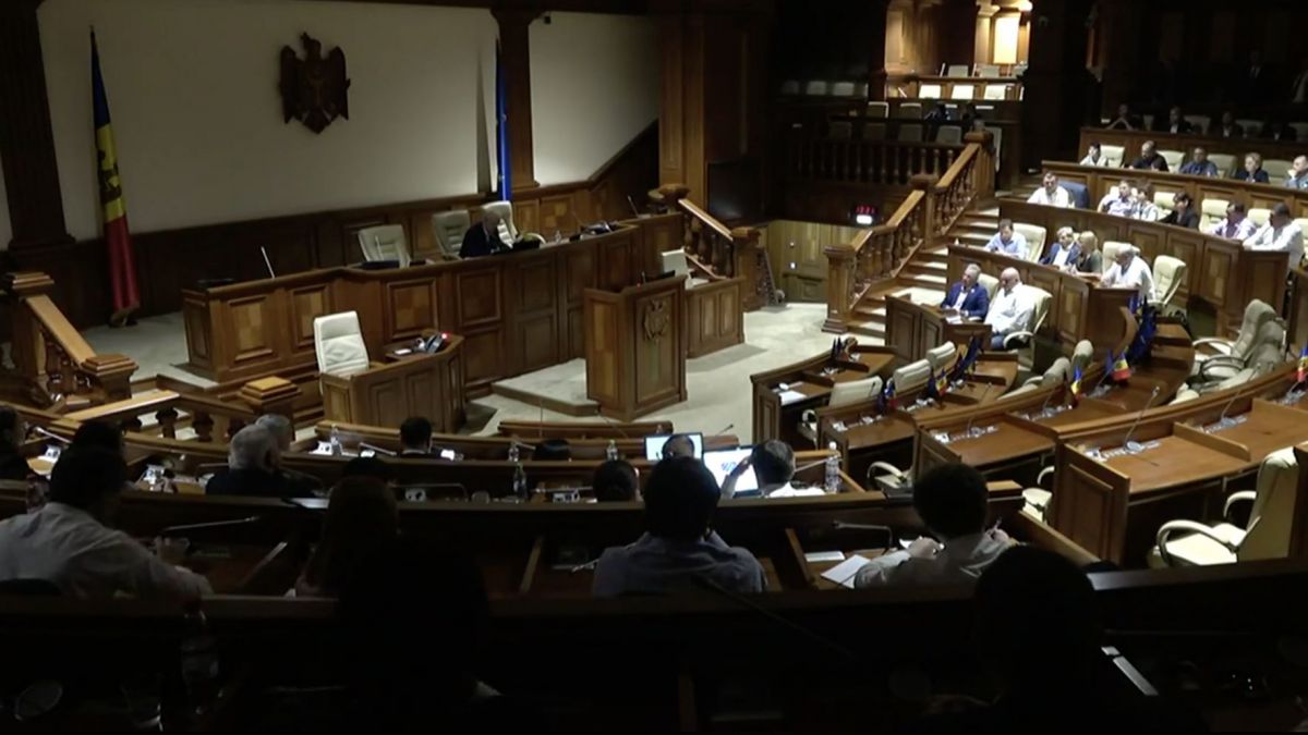 LIVE. Urmărește ședința Parlamentului, convocată de PSRM și ACUM