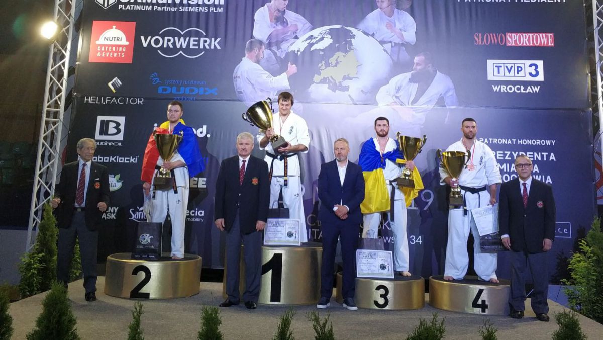Locuri de frunte pentru luptători moldoveni la Campionatul European de Karate Kyokushin (VIDEO)